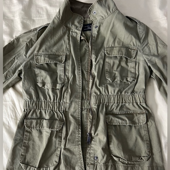 green jacket - Picture 1 of 4